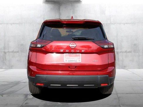 Used 2025 Nissan Rogue SV AWD/4WD image 6