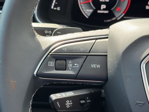 Used 2025 Audi Q8 Premium Plus AWD/4WD image 21