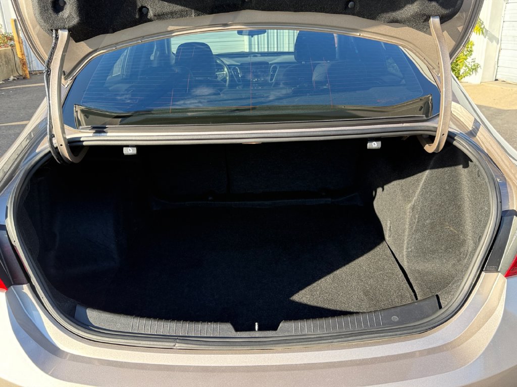Used 2023 Chevrolet Malibu LT FWD image 22