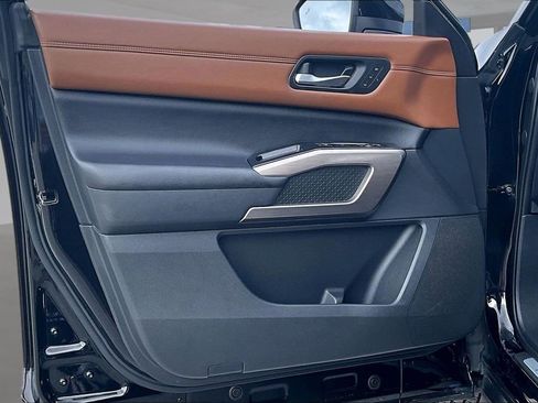 Used 2024 Nissan Pathfinder Platinum w/ Cargo Package image 19