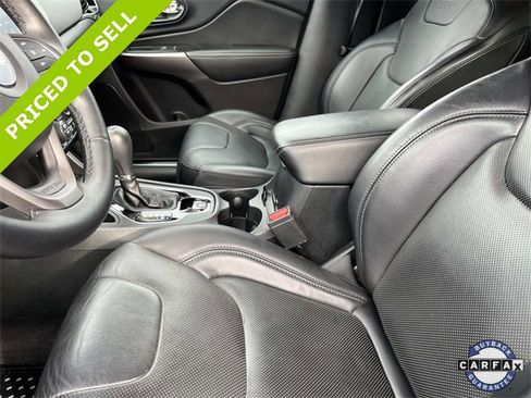 Used 2019 Jeep Cherokee Limited image 28