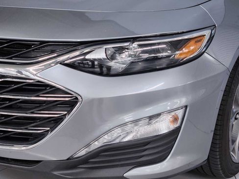 Used 2023 Chevrolet Malibu LT FWD image 12