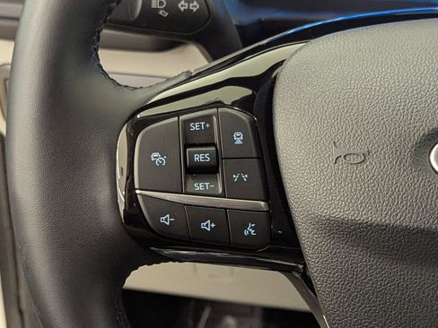 Certified 2023 Ford Escape Platinum w/ Premium Technology Package image 16