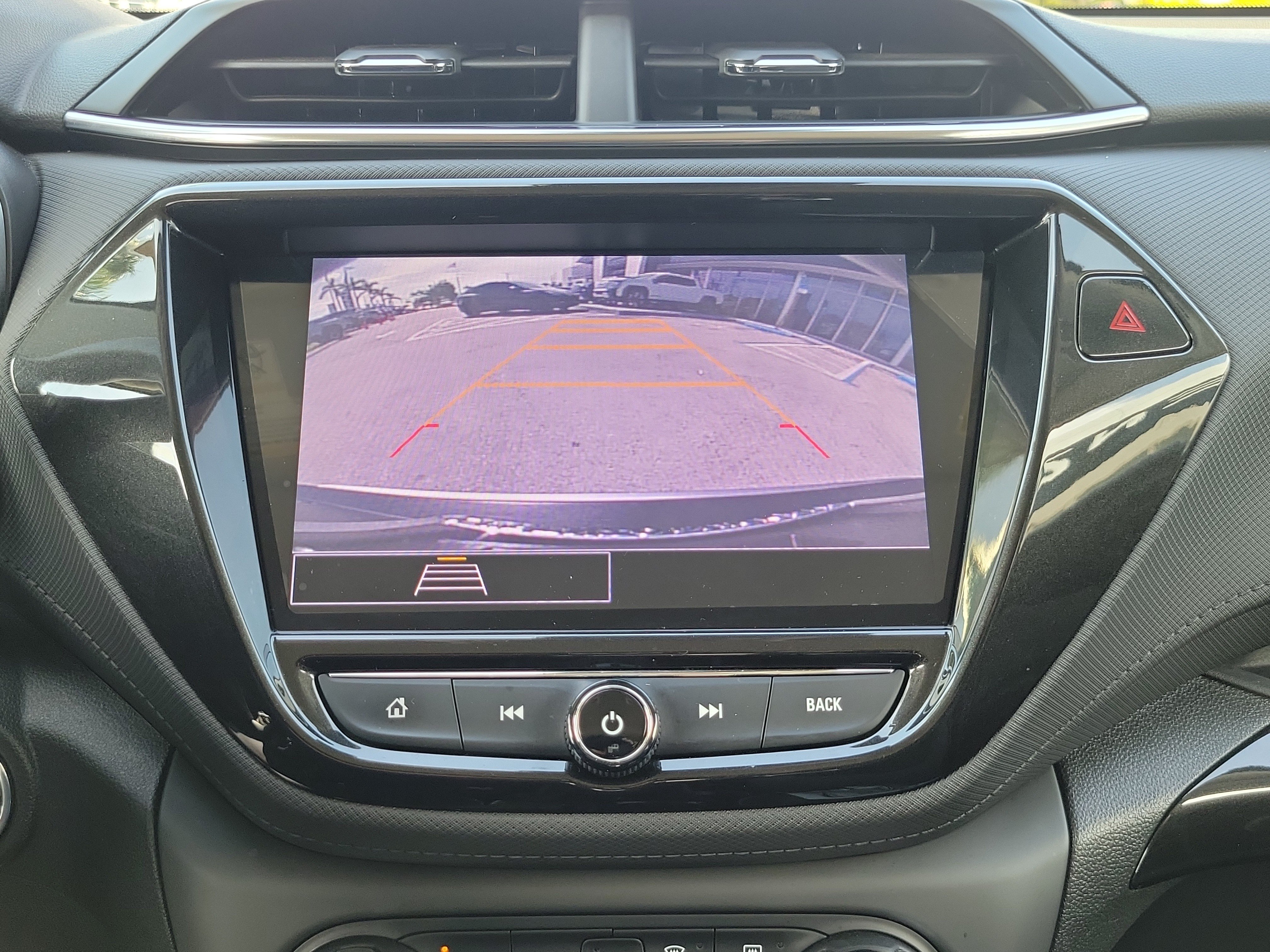 Used 2022 Chevrolet TrailBlazer LT w/ Convenience Package FWD image 10