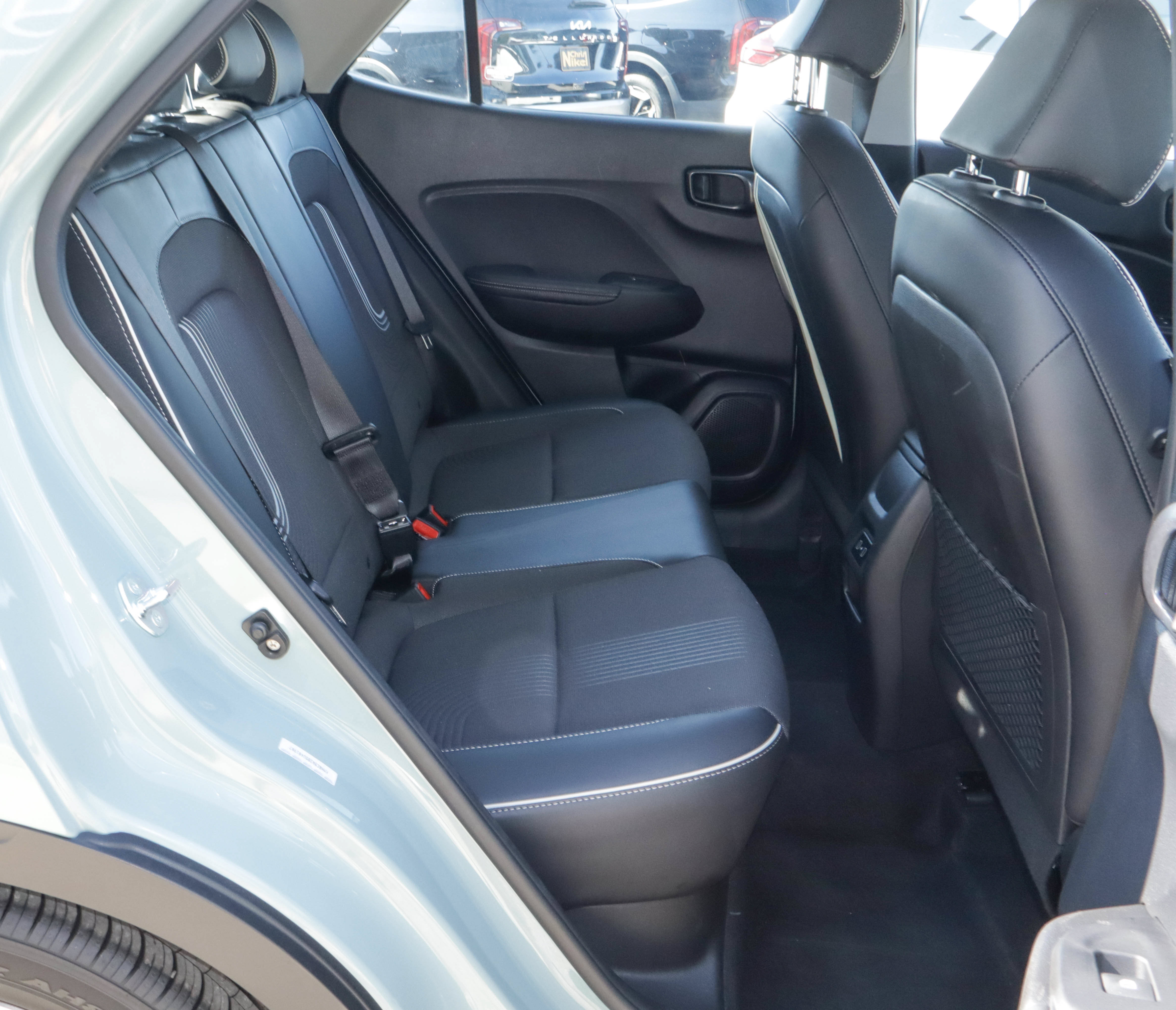Used 2025 Hyundai Venue Limited FWD image 23