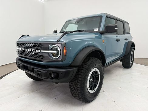 Used 2023 Ford Bronco Badlands w/ Sasquatch Package AWD/4WD image 12