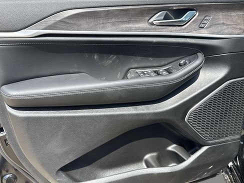 New 2026 Jeep Grand Cherokee L Limited AWD/4WD image 17
