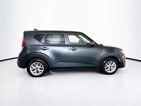 Used 2025 Kia Soul LX w/ LX Technology Package image 10
