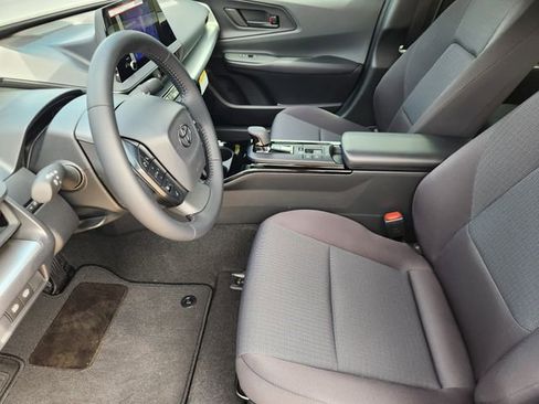 Used 2026 Toyota Prius LE FWD image 9