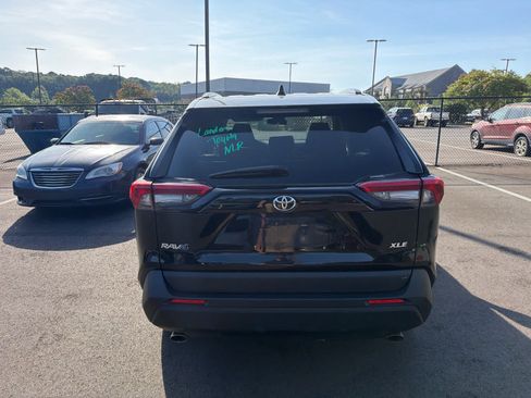 Used 2025 Toyota RAV4 XLE FWD image 8