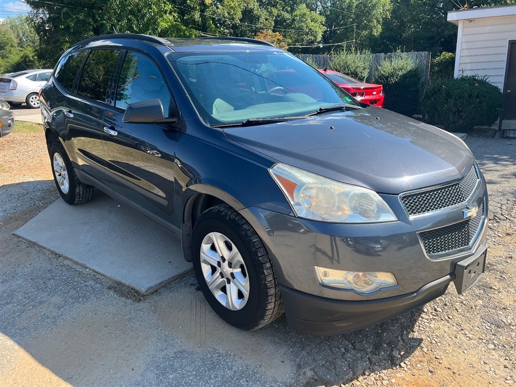 Used 2012 Chevrolet Traverse LS FWD image 3