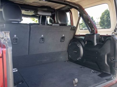 Used 2021 Jeep Wrangler Unlimited Sahara AWD/4WD image 16