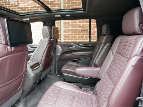 Used 2021 Cadillac Escalade ESV Sport Platinum AWD/4WD image 8