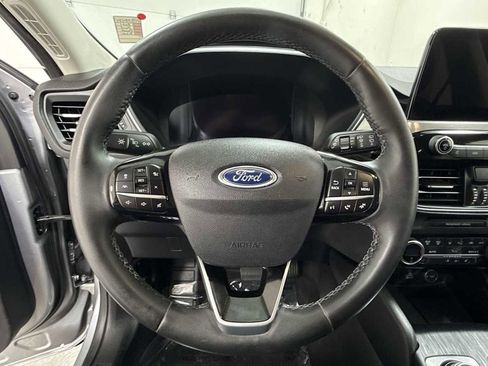 Used 2021 Ford Escape Titanium image 16