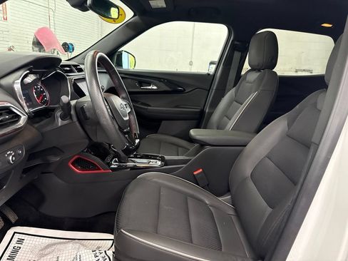 Used 2023 Chevrolet TrailBlazer RS w/ Sun and Liftgate Package AWD/4WD image 9