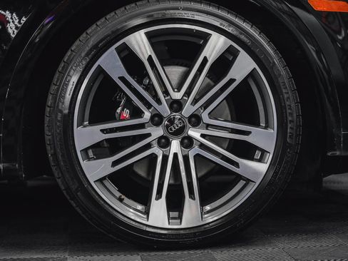Used 2018 Audi SQ5 Premium Plus w/ Navigation Package AWD/4WD image 14