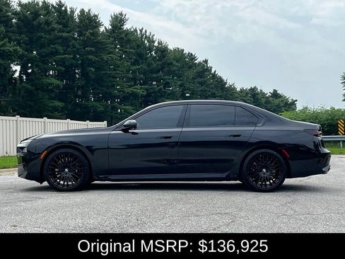 Used 2025 BMW 760i xDrive w/ Executive Package AWD/4WD image 4
