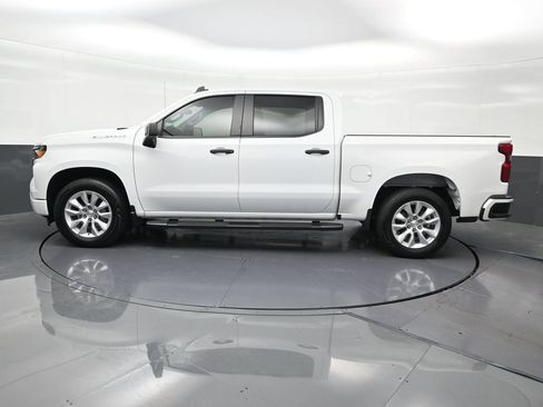 Used 2024 Chevrolet Silverado 1500 Custom RWD image 2