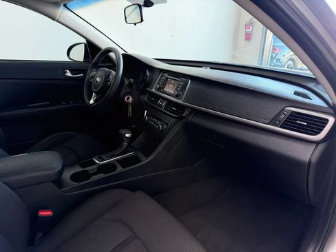 Used 2017 Kia Optima LX FWD image 24