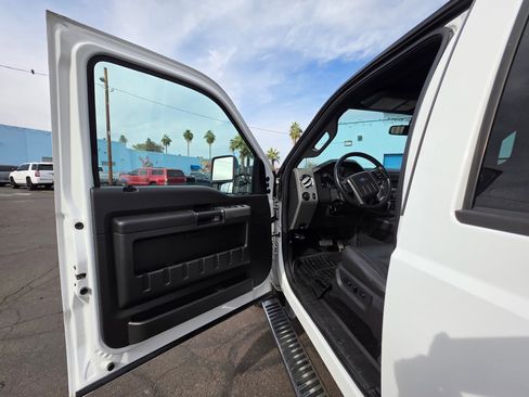 Used 2011 Ford F250 Lariat w/ Lariat Interior Pkg image 8