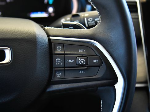Used 2023 Jeep Grand Cherokee 4WD 4xe image 35