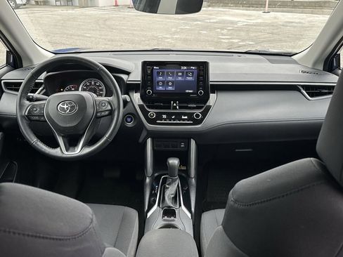 Used 2022 Toyota Corolla Cross LE image 17