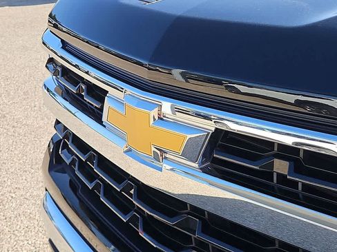 Used 2023 Chevrolet Silverado 1500 LT AWD/4WD image 11