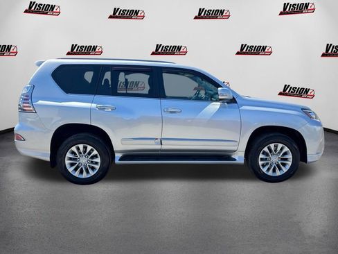 Used 2017 Lexus GX 460 Premium w/ Premium Package AWD/4WD image 4