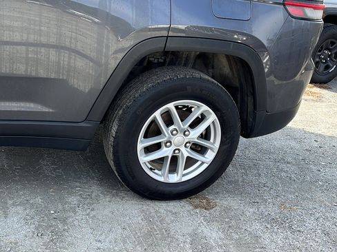 Used 2024 Jeep Grand Cherokee Laredo X w/ Luxury Tech Group I image 12