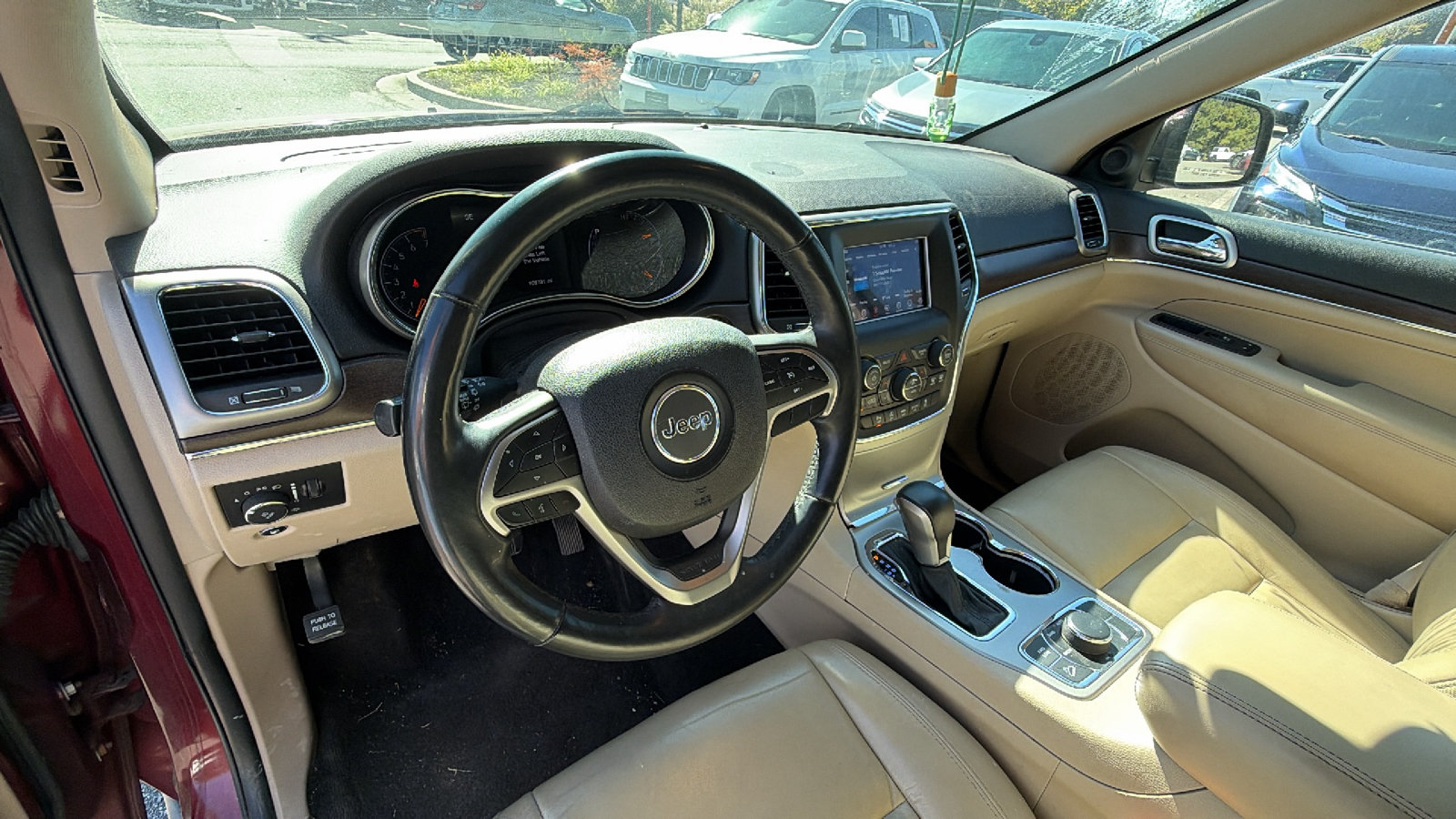 Used 2018 Jeep Grand Cherokee Limited AWD/4WD image 24