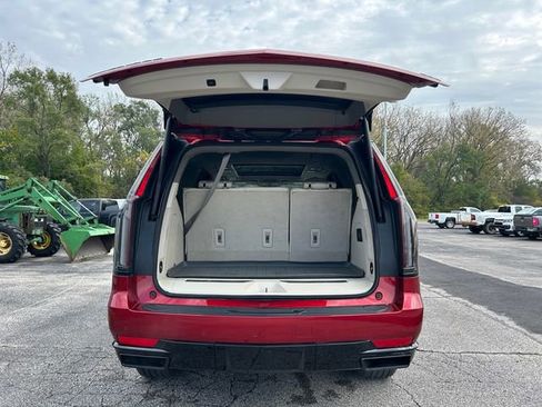 Used 2023 Cadillac Escalade Sport Platinum w/ LPO, ONYX Package image 19