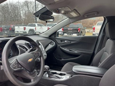 Used 2024 Chevrolet Malibu LT image 19