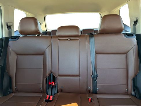 Used 2022 Volkswagen Atlas SE w/ Panoramic Sunroof Package image 16