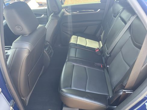 Used 2025 Cadillac XT5 Premium Luxury image 29