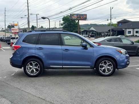 Used 2017 Subaru Forester 2.5i Touring AWD/4WD image 7