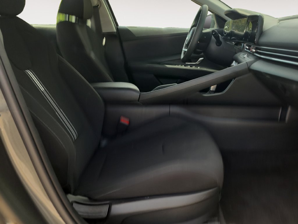 Used 2024 Hyundai Elantra SEL FWD image 15