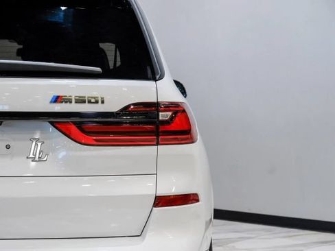 Used 2021 BMW X7 M50i w/ Dynamic Handling Package AWD/4WD image 71