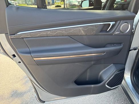 New 2026 Buick Enclave Avenir w/ Super Cruise Package FWD image 39