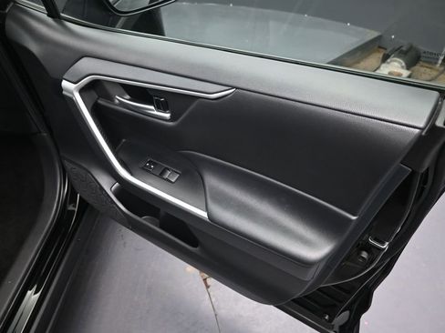 Used 2024 Toyota RAV4 XLE image 39