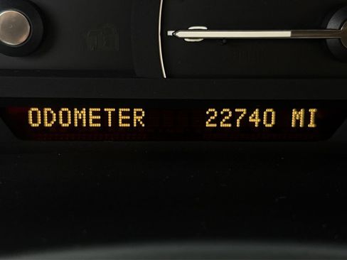 Used 2009 Cadillac XLR RWD image 10