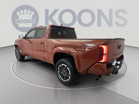 Used 2025 Toyota Tacoma TRD Sport w/ TRD Sport Upgrade Package AWD/4WD image 7