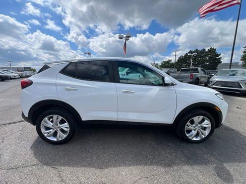 Used 2024 Buick Encore GX Preferred w/ Comfort Package AWD/4WD image 4