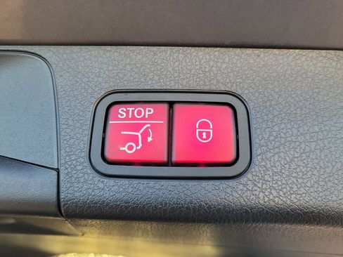 Used 2021 Mercedes-Benz GLB 250 image 11