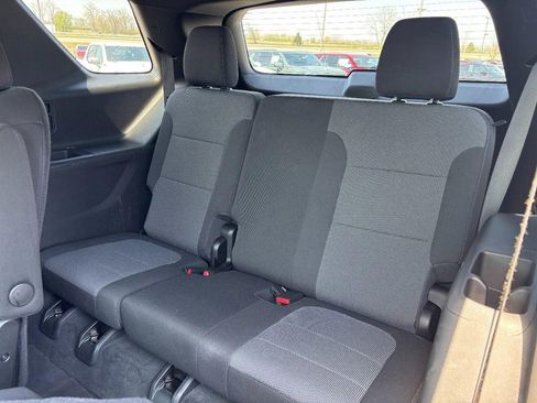Used 2023 Chevrolet Traverse LT image 10