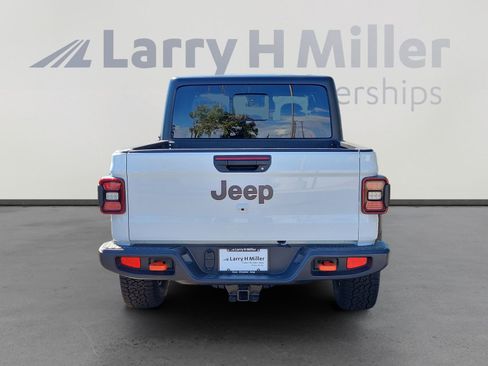 New 2025 Jeep Gladiator Mojave w/ Convenience Group image 5