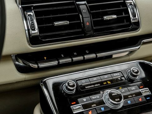 Used 2021 Lincoln Navigator Reserve image 23