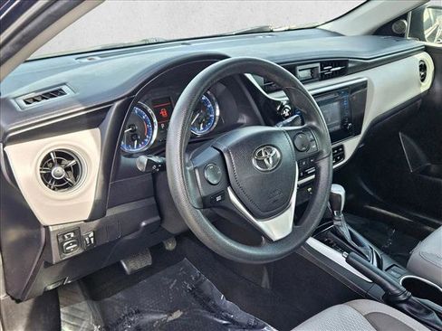 Used 2018 Toyota Corolla LE image 10