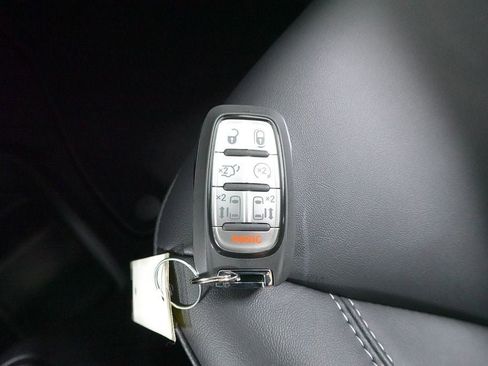 New 2026 Chrysler Voyager LX FWD image 20