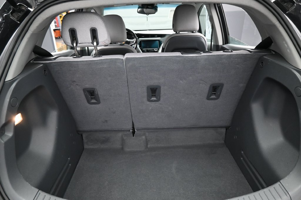 Used 2020 Chevrolet Bolt LT FWD image 21