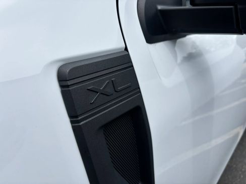 Used 2022 Ford Maverick XL FWD image 17
